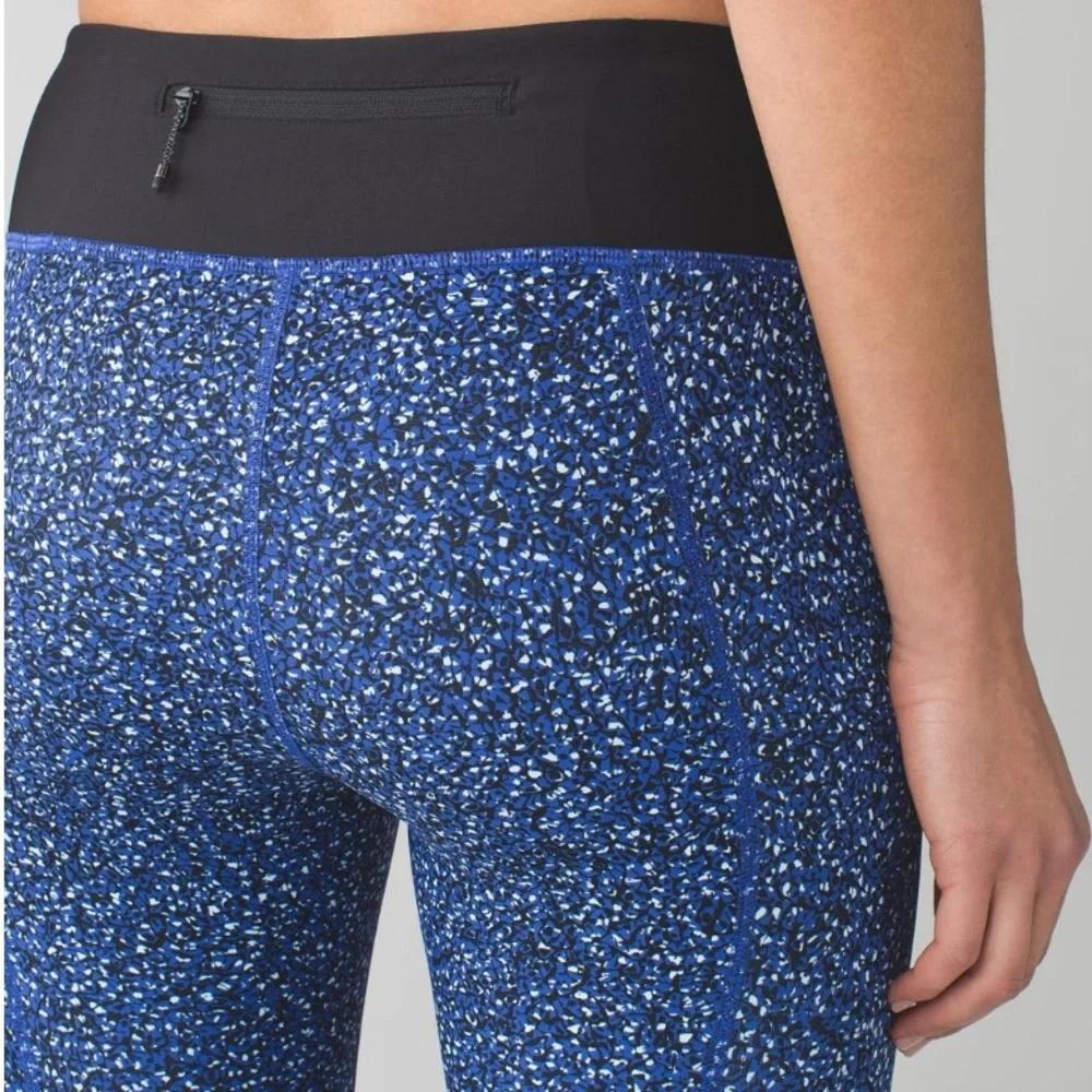 Lululemon RETIRED Tight Stuff Shadow Wrap Sapphire Blue/Black SZ 2 Running Gym